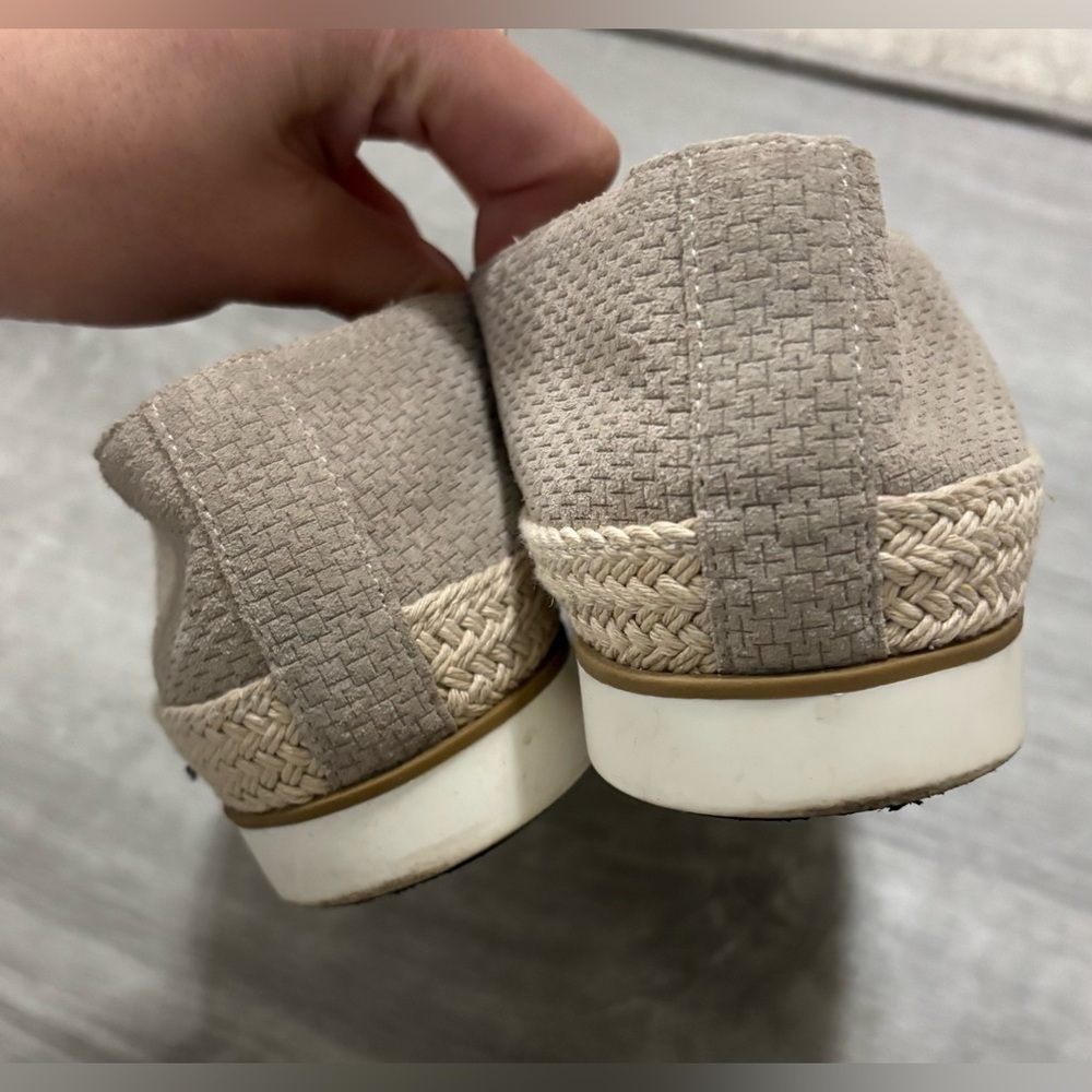Donald J. Pliner Palm Taupe Suede Espadrille Loafers Size 7M - Picture 3 of 4